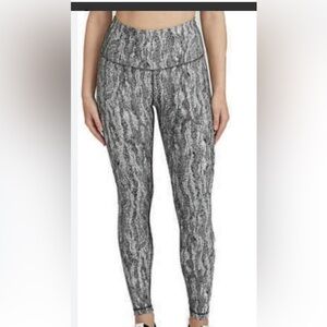 Kirkland leggings size Small